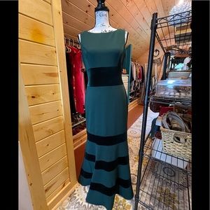 Vince Camuto emerald green velvet gown.